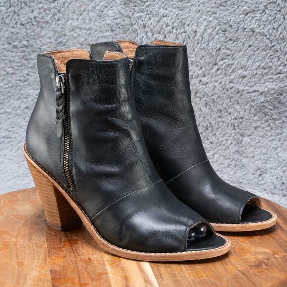 Corso Como Women's Tameka Black Zip-Up Peep Toe Bootie Size 7.5 M - Picture 1 of 7